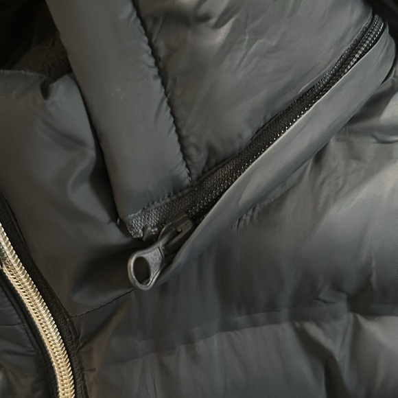 Women’s Coat - Picture 2 of 5